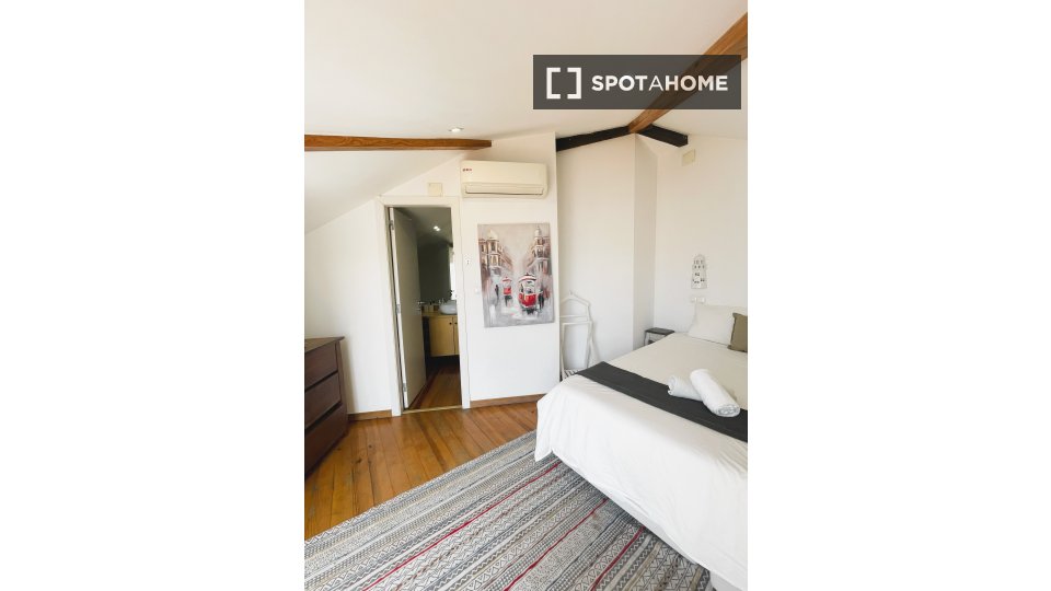 Apartment Lisbon, 2 beds — photo 17