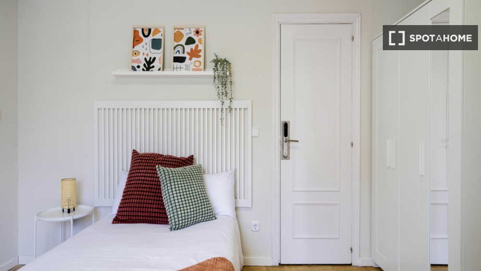 Double room Madrid, 8 beds — photo 22