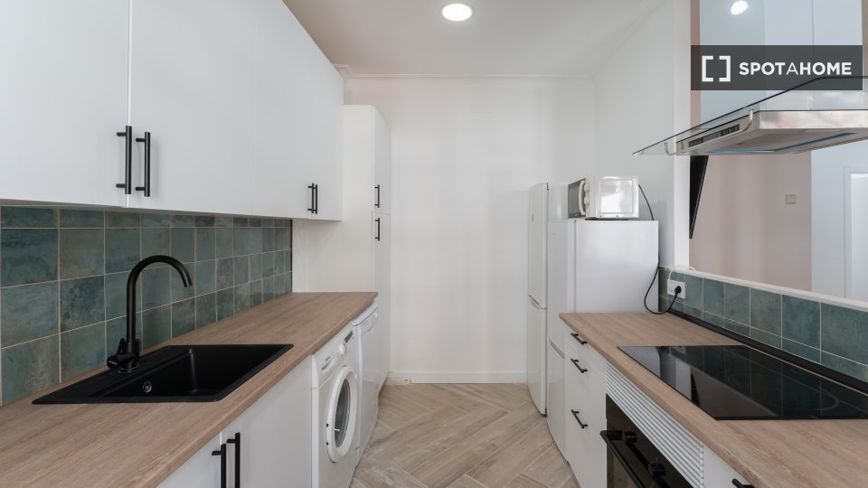 Double room Madrid, 6 beds — photo 10