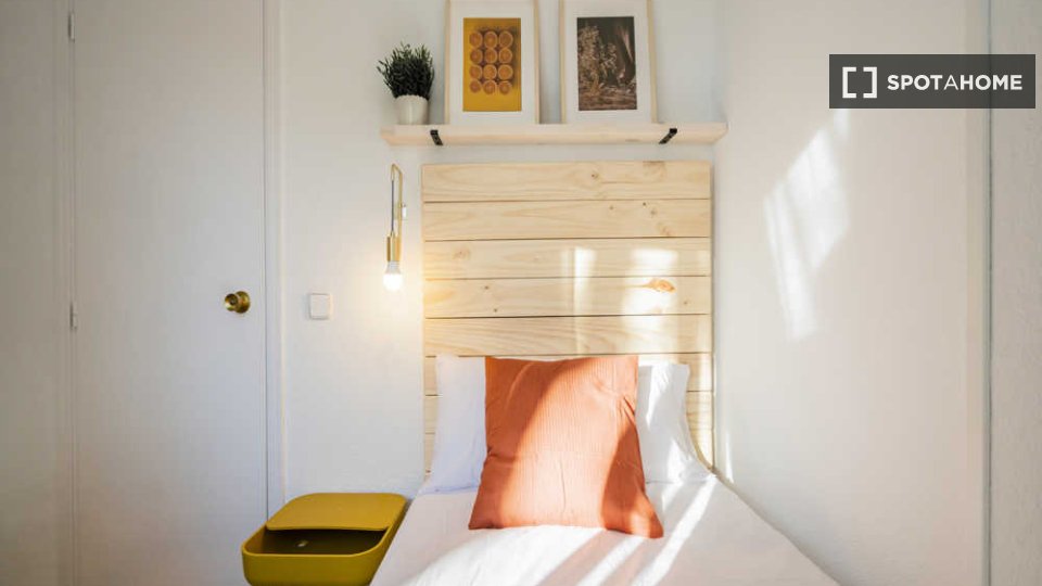 Double room Madrid, 16 beds — photo 34