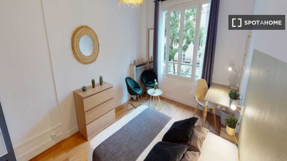 Double room Paris, 3 beds, 80m² — photo 1