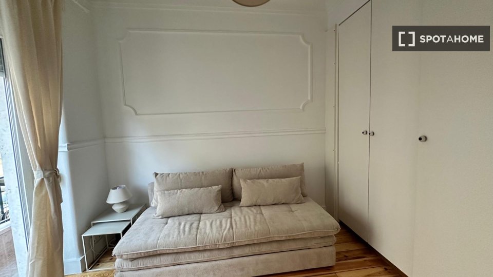 Apartment Lisbon, 2 beds — photo 18