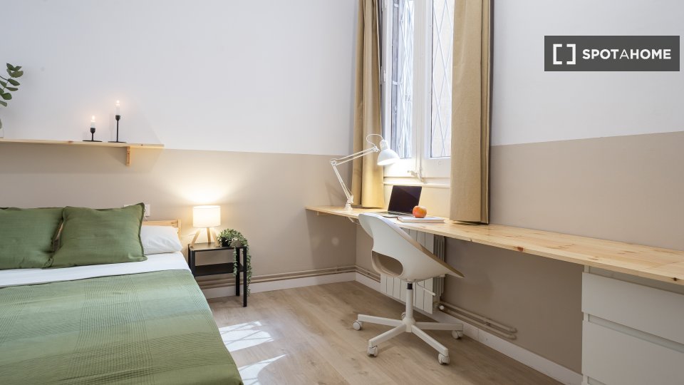 Double room Barcelona, 4 beds, 90m² — photo 6