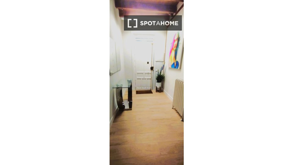 Apartment Madrid, 1 bed, 65m² — photo 2