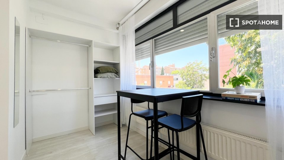 Double room Madrid, 5 beds — photo 18
