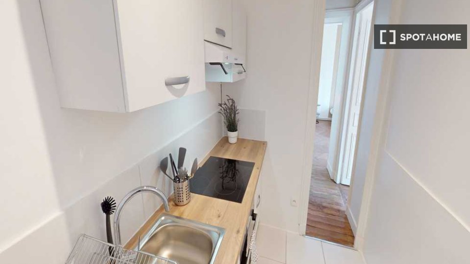 Double room Paris, 3 beds, 80m² — photo 12