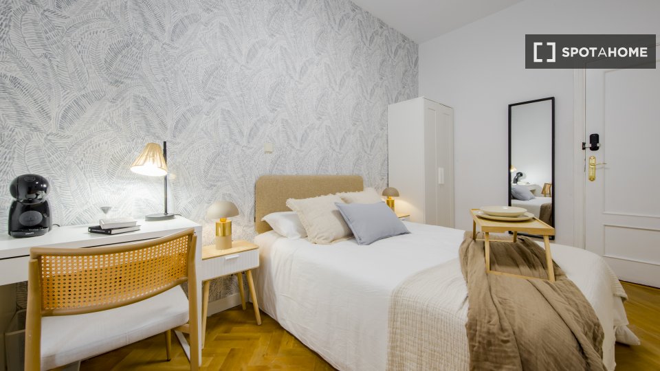 Double room Madrid, 5 beds, 130m² — photo 11