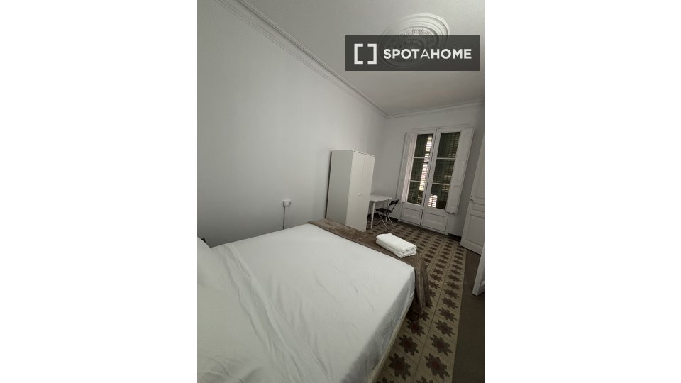 Double room Barcelona, 8 beds, 200m² — photo 5