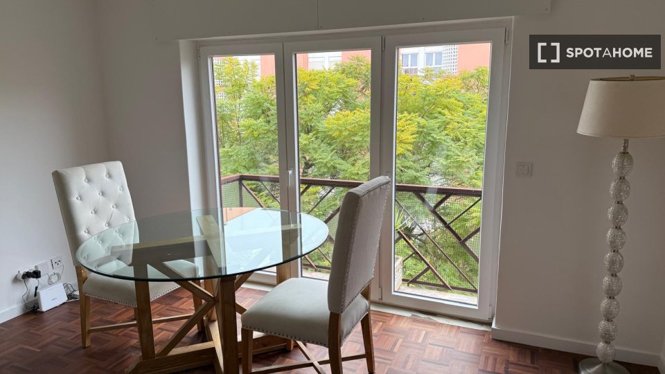 Apartment Lisbon, 2 beds, 95m² — photo 12