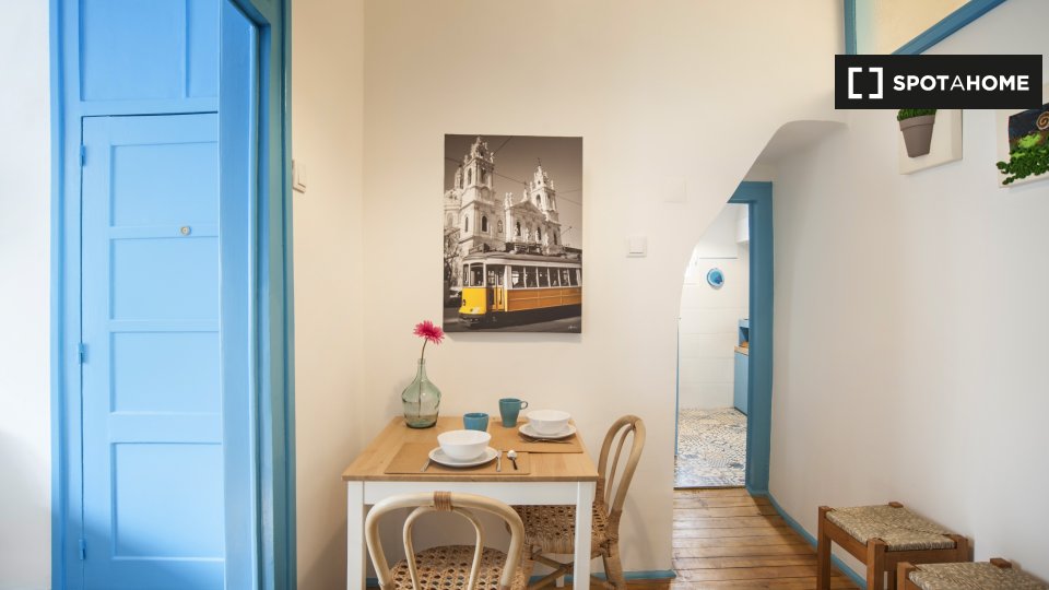 Apartment Lisbon, 2 beds, 58m² — photo 5