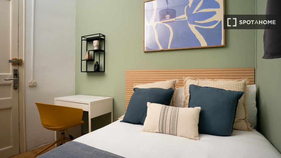Double room Barcelona, 5 beds, 160m² — photo 3