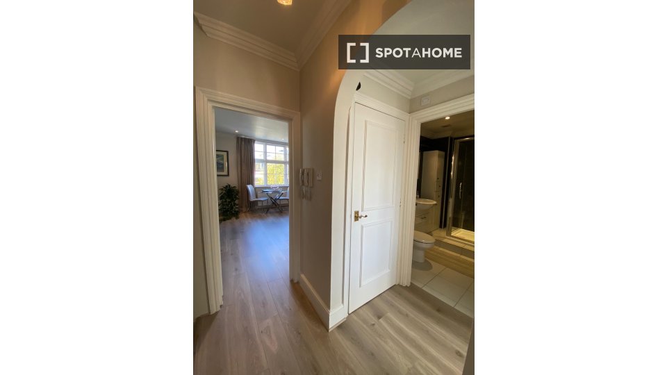 Apartment London, 1 bed, 44m² — photo 2