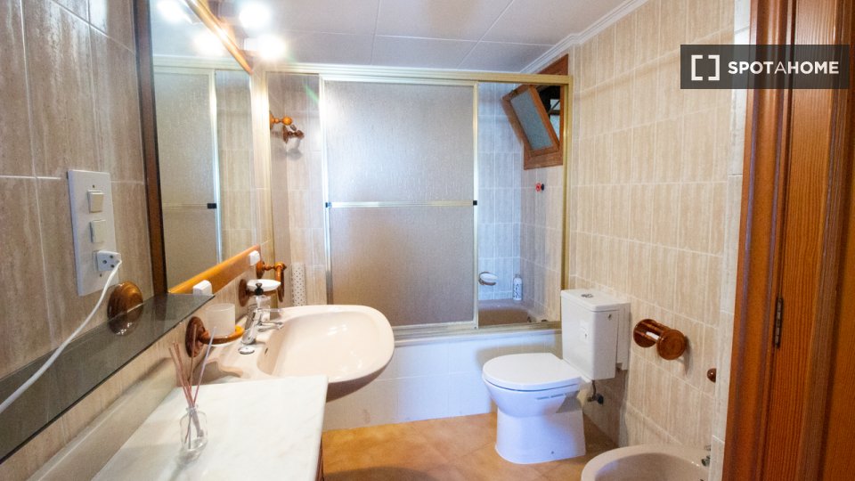 Apartment Valencia, 4 beds, 120m² — photo 7