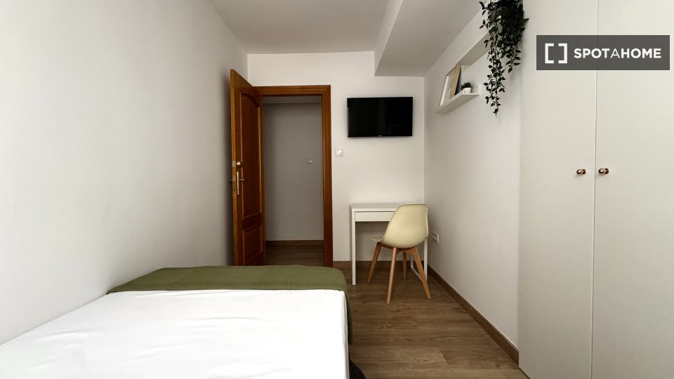 Double room Valencia, 5 beds, 135m² — photo 19