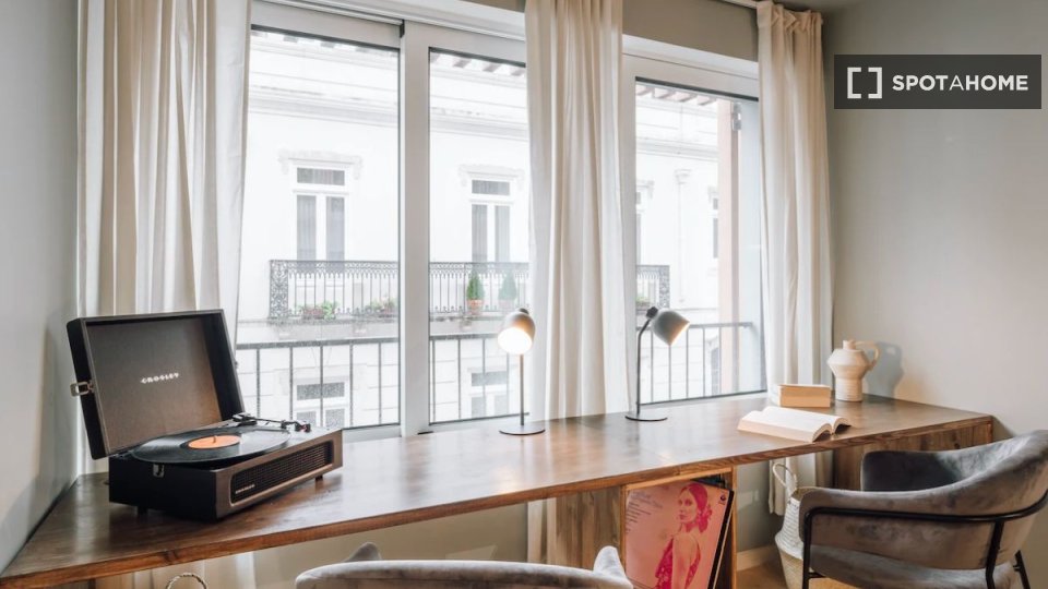 Apartment Lisbon, 3 beds — photo 17