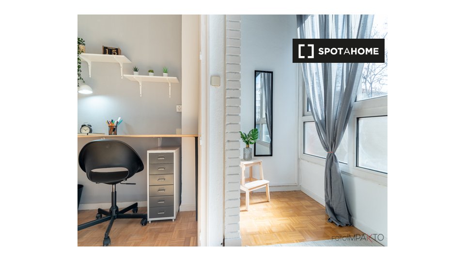 Double room Madrid, 6 beds, 207m² — photo 8