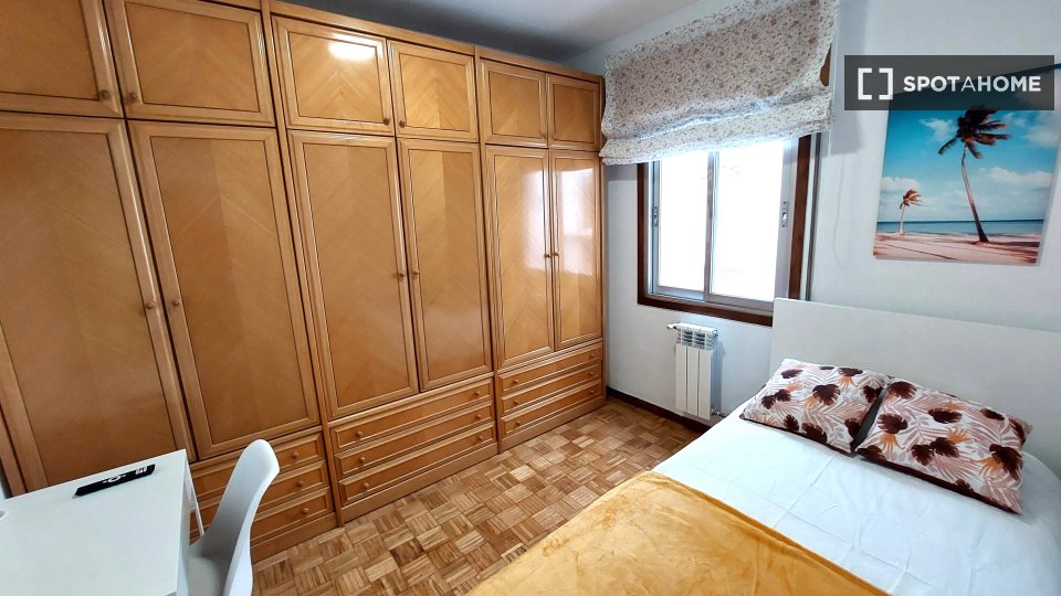 Double room Madrid, 4 beds, 100m² — photo 9