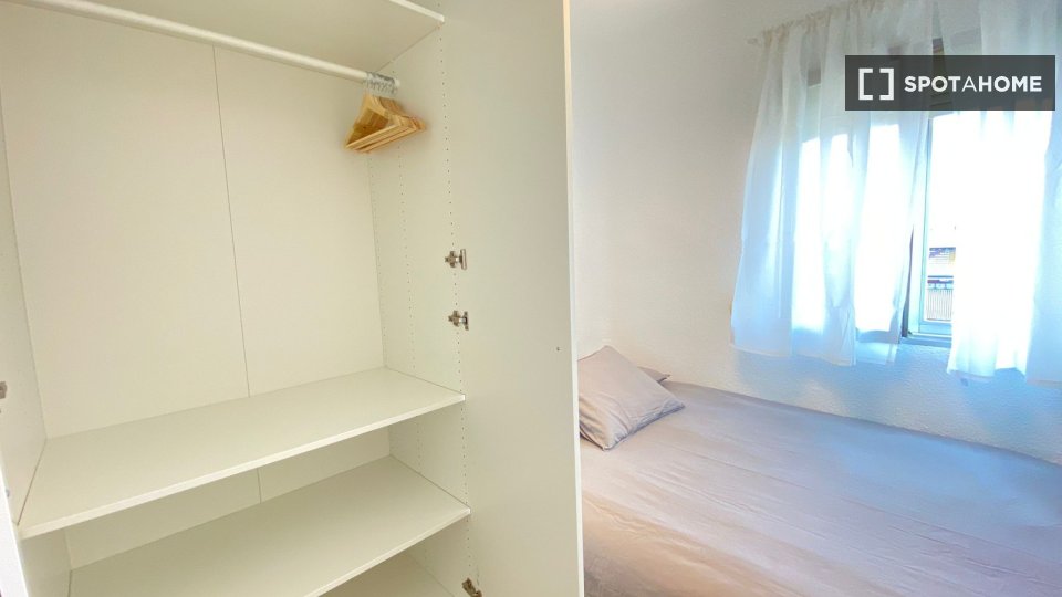 Double room Madrid, 5 beds — photo 9