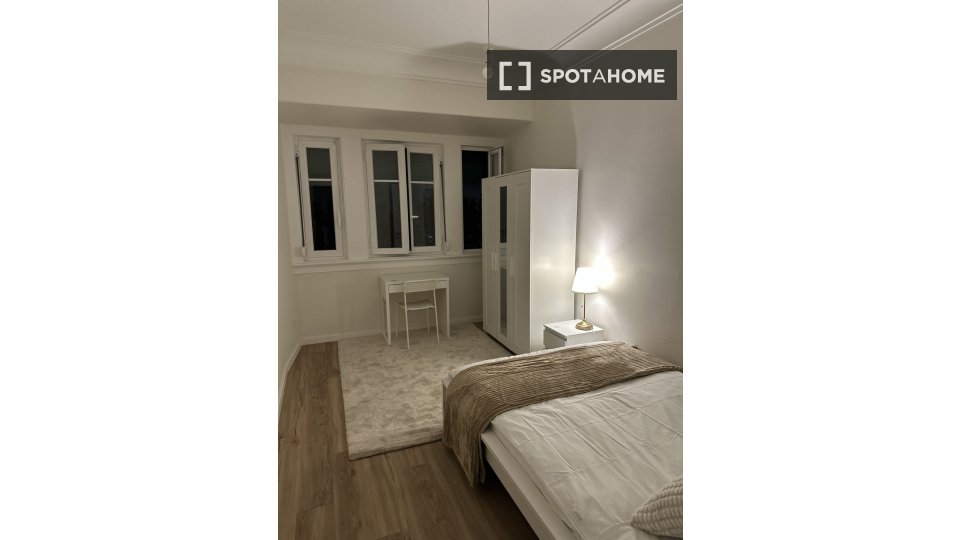 Double room Lisbon, 5 beds, 12345m² — photo 6