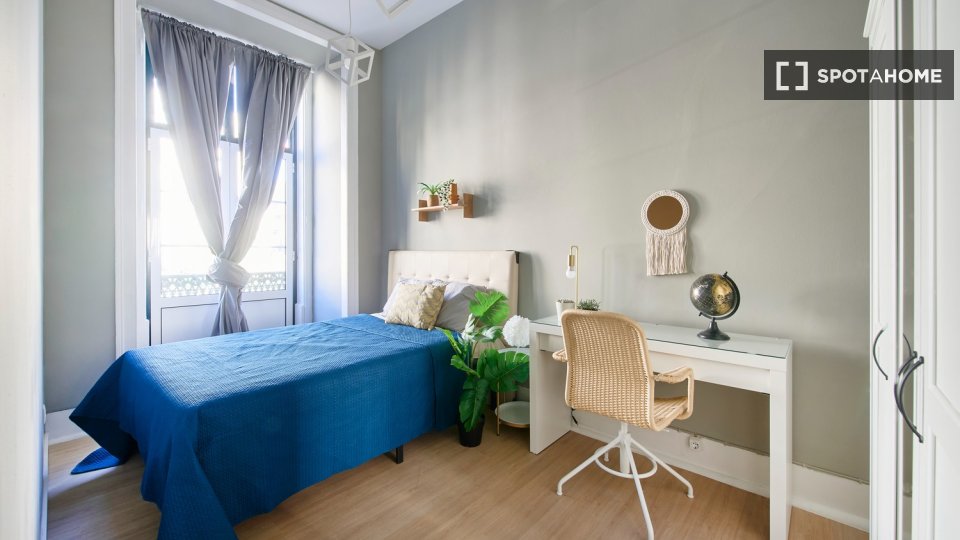 Double room Lisbon, 9 beds — photo 33