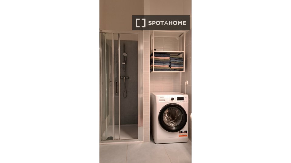 Apartment Budapest, 2 beds, 75m² — photo 3
