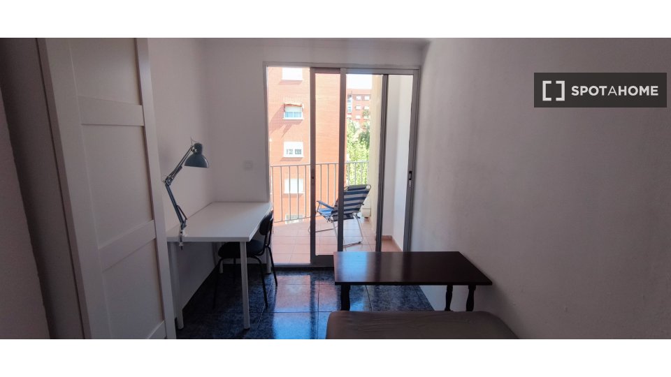 Double room Valencia, 4 beds, 90m² — photo 7