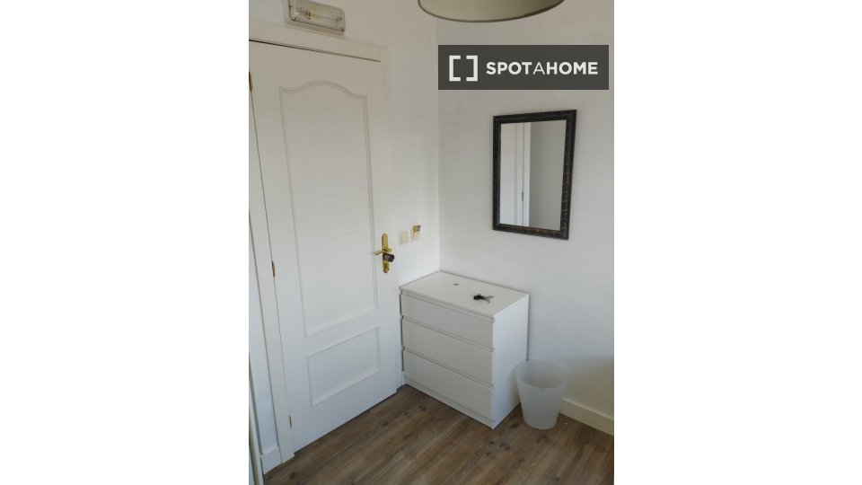 Double room Madrid, 15 beds — photo 22