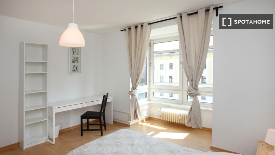 Double room Berlin, 4 beds, 81m² — photo 2