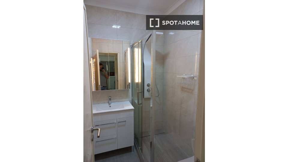 Apartment mono Lisbon, 55m² — photo 2