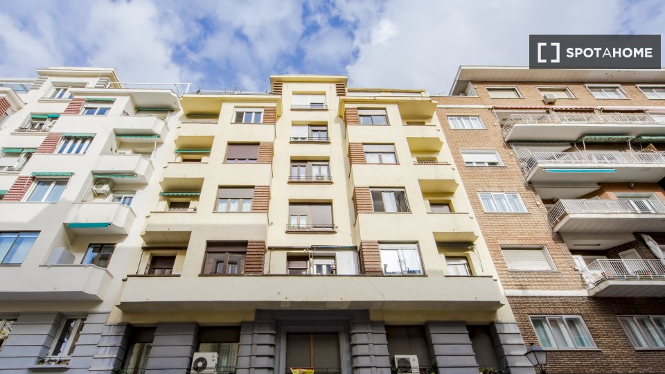 Double room Madrid, 4 beds, 70m² — photo 9