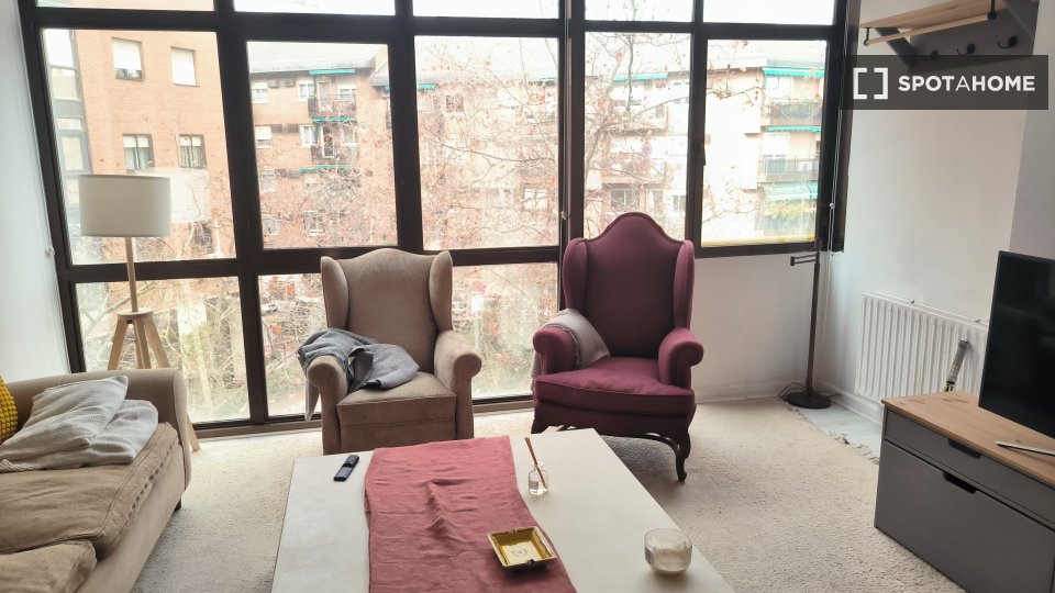 Double room Madrid, 3 beds, 105m² — photo 2