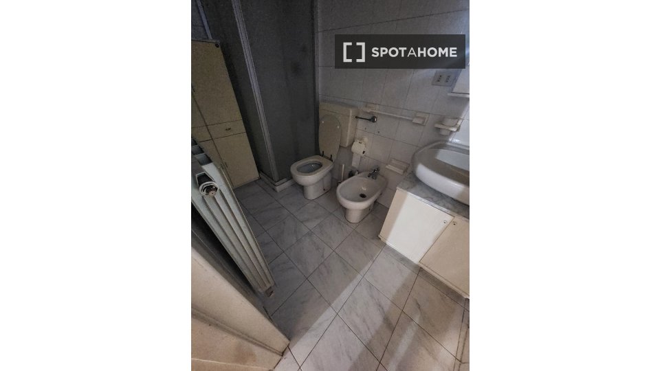 Double room Turin, 3 beds — photo 2