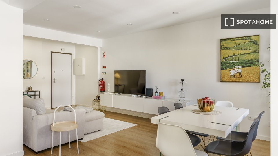 Apartment Lisbon, 2 beds — photo 8