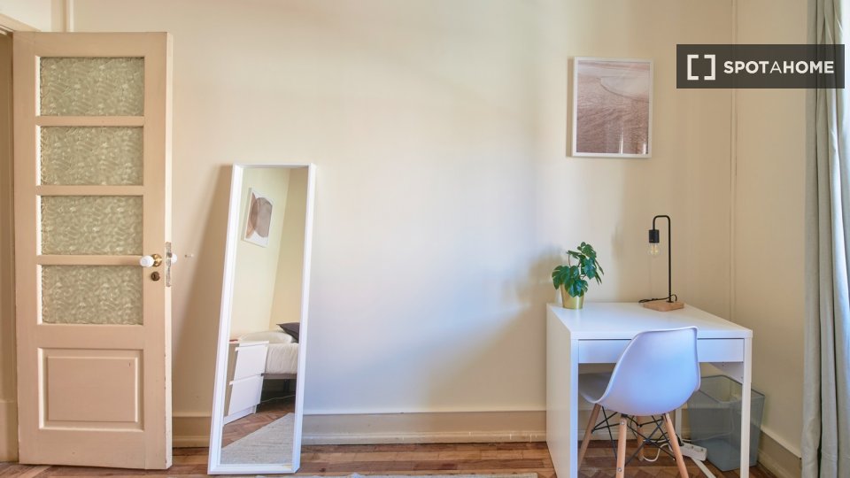 Double room Lisbon, 7 beds — photo 10