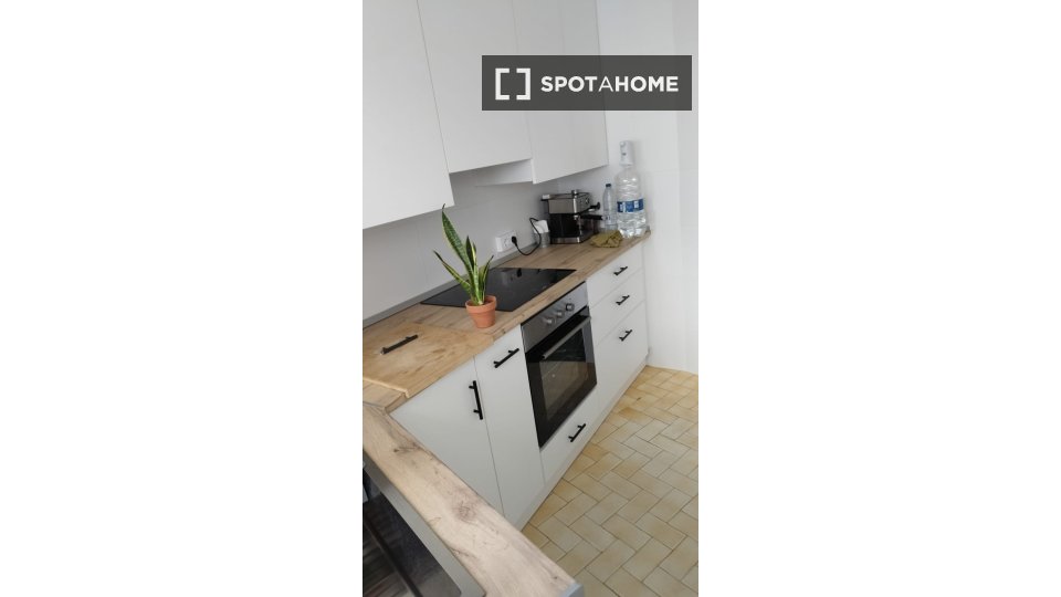 Double room Valencia, 3 beds, 89m² — photo 7