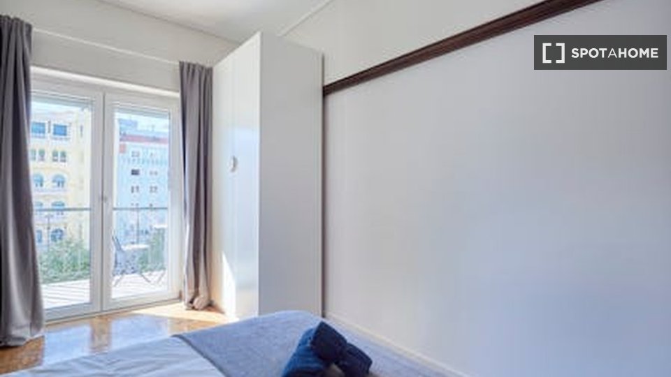 Double room Lisbon, 5 beds — photo 11