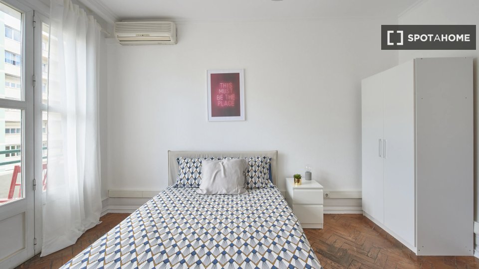 Double room Lisbon, 8 beds — photo 11