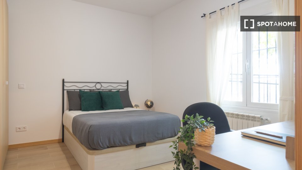 Double room Madrid, 5 beds — photo 3