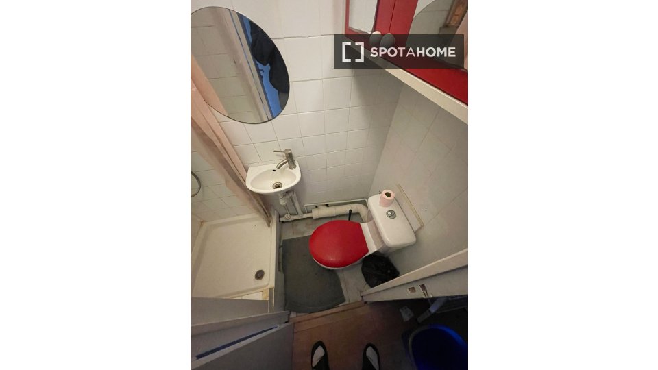 Double room Paris, 3 beds, 17m² — photo 7