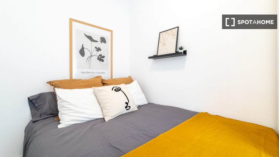 Double room Madrid, 9 beds, 108m² — photo 6