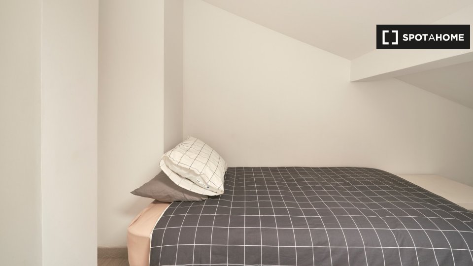 Double room Lisbon, 9 beds — photo 10