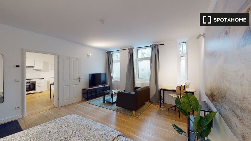 Apartment Berlin, 1 bed, 70m² — photo 15