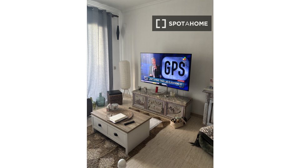 Double room Alicante, 1 bed, 30m² — photo 16