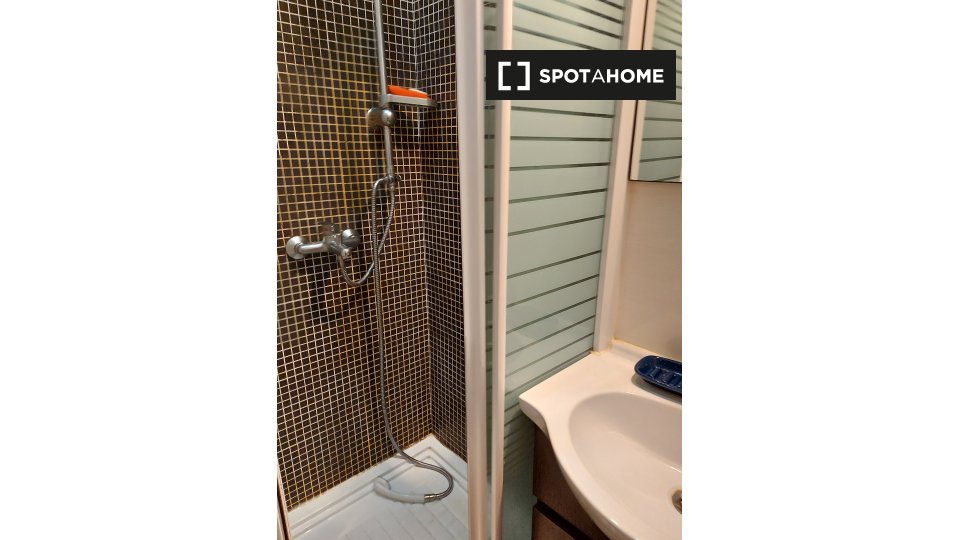 Double room Lisbon, 4 beds, 110m² — photo 6