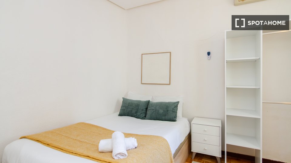 Double room Madrid, 6 beds — photo 44