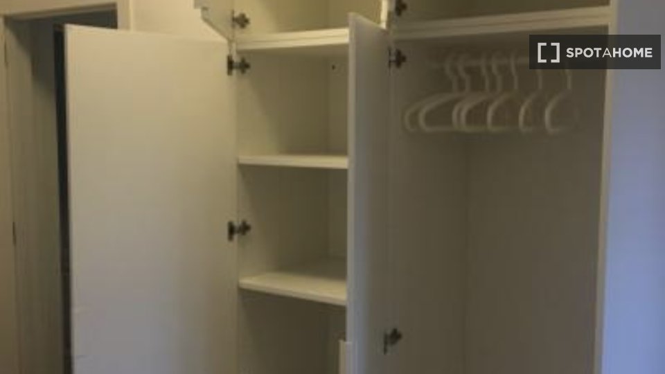 Double room Lisbon, 3 beds, 150m² — photo 30