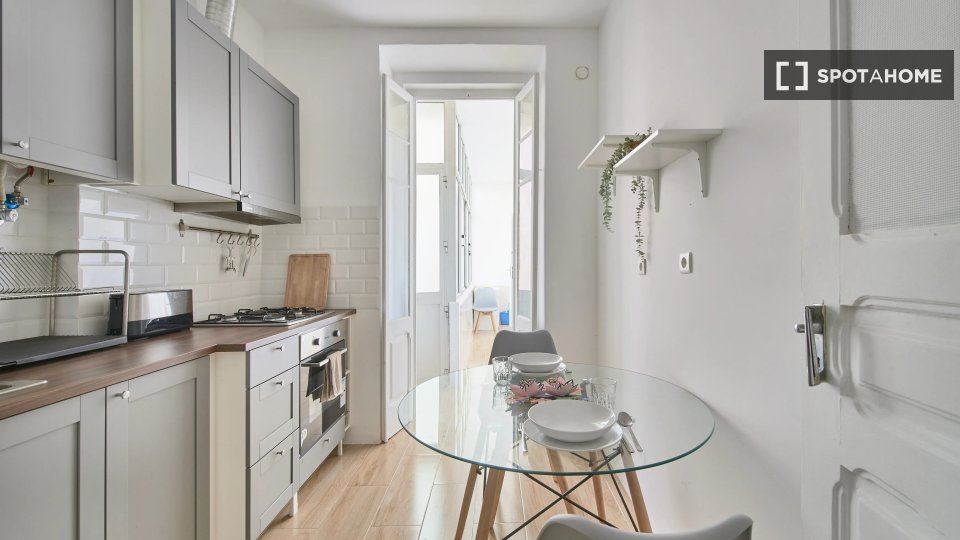 Double room Lisbon, 4 beds — photo 9