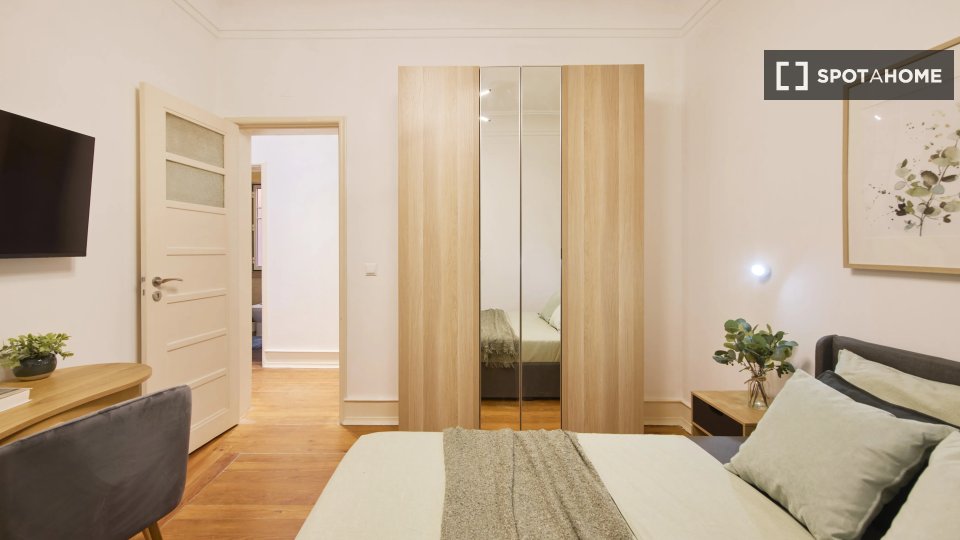 Double room Lisbon, 6 beds — photo 12