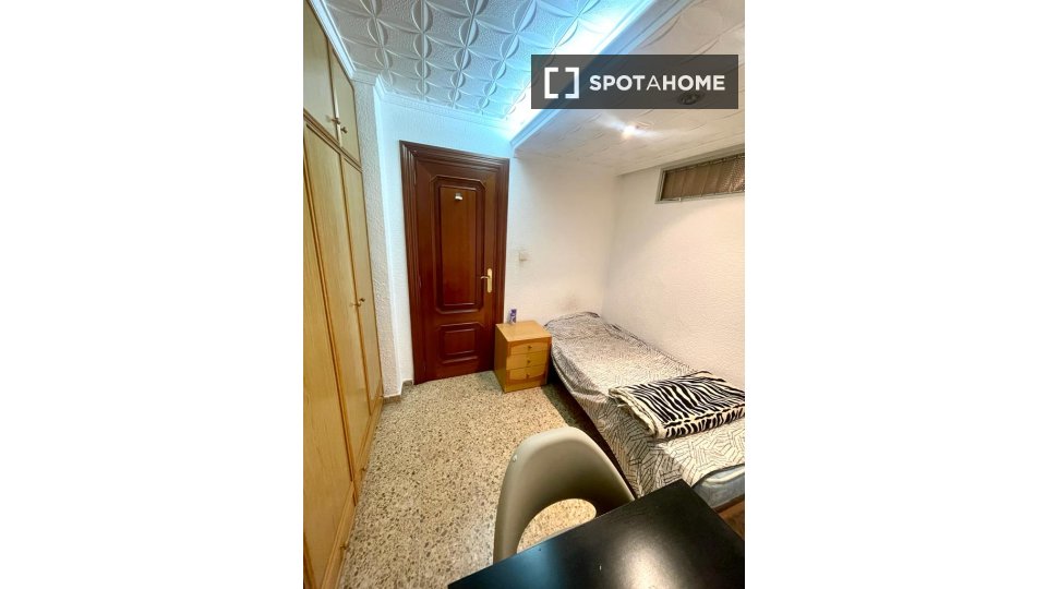 Double room Valencia, 4 beds — photo 19