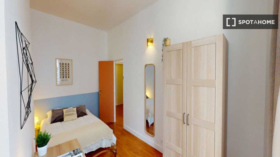 Double room Paris, 5 beds, 110m² — photo 1